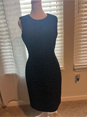 Calvin Klein Black Sleeveless Leopard-Texture Midi Sheath Dress